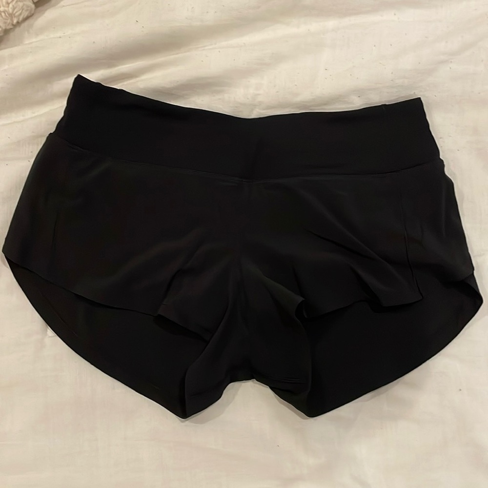 Black Lululemon speed up low rise lined short 2.5”